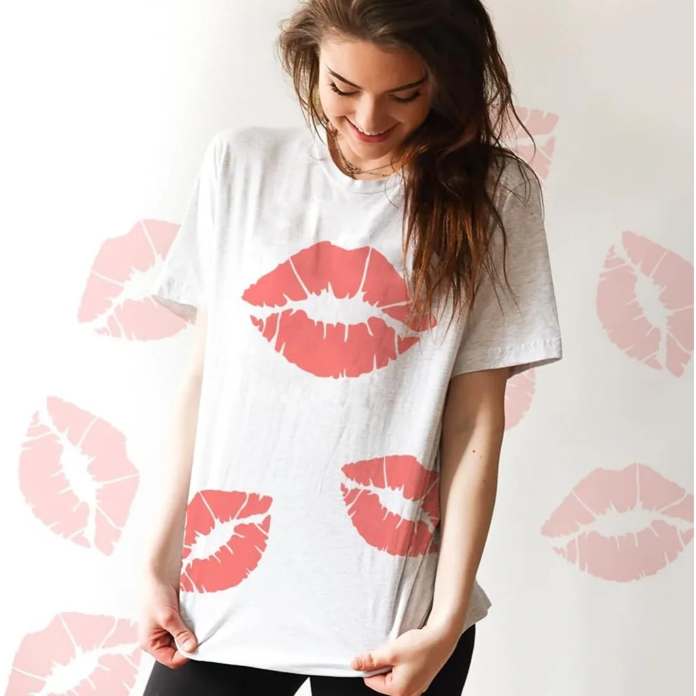 4pcs Lip Stencil Kiss Lips DIY Stencil 4Sizes 6~12inch Lips Lipstick Mouth Painting Stencils Reusable Red Lips PET Stencils