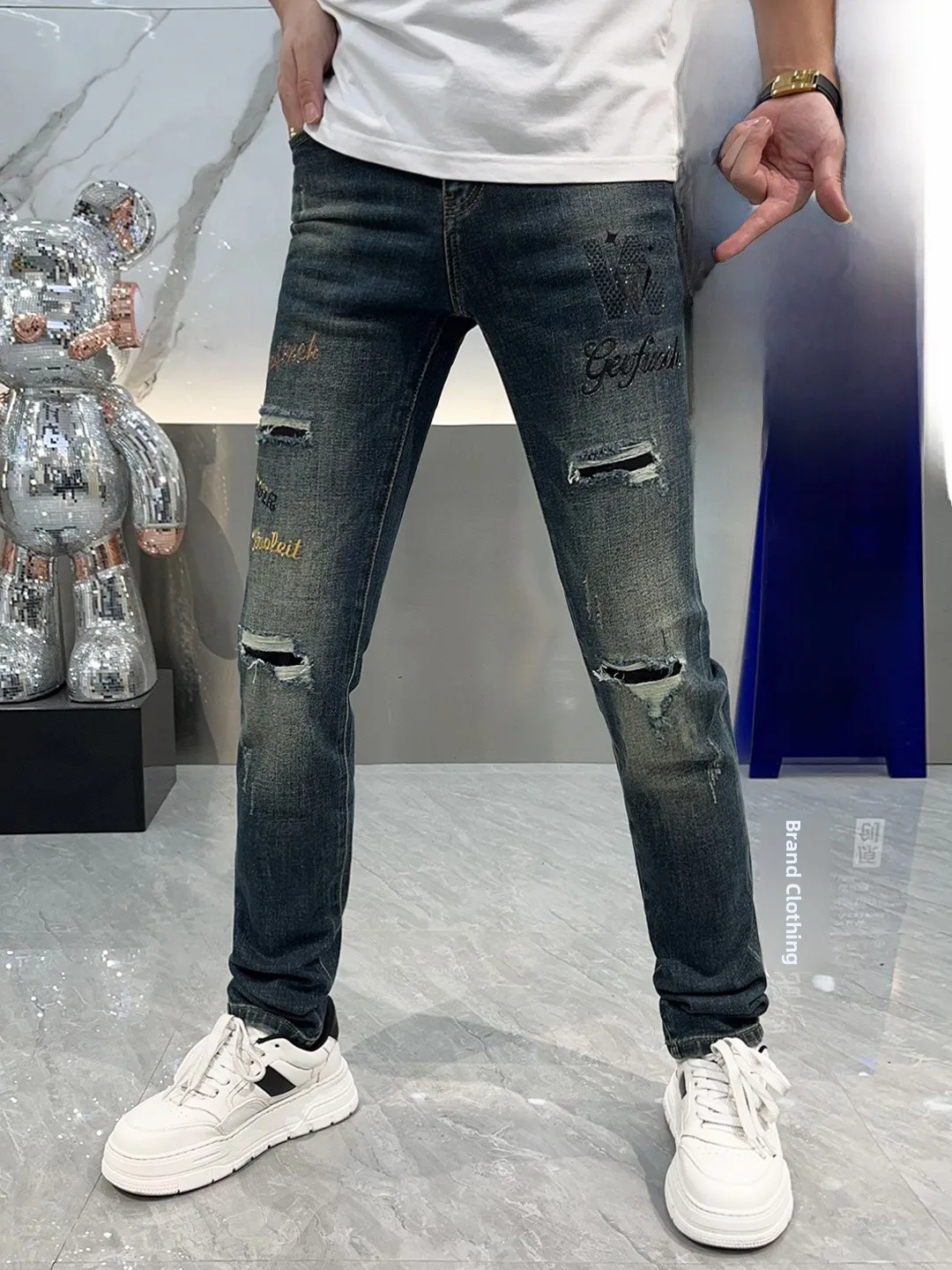 

Men's Slim Fit Denim Jeans Deep Blue Trendy Fashionable Patched Hole Casual Long Pants Autumn 2025 Comfortable Breathable