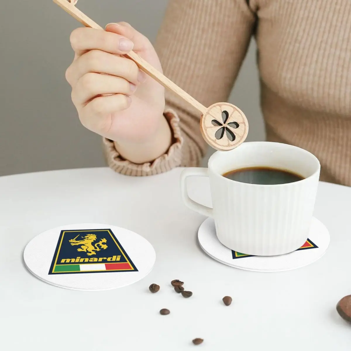 

Подставки Minardi Racing Team, кожаные салфетки, водонепроницаемые изоляционные кофейные коврики для дома, кухни, обеденные подушечки, набор из 4 шт.