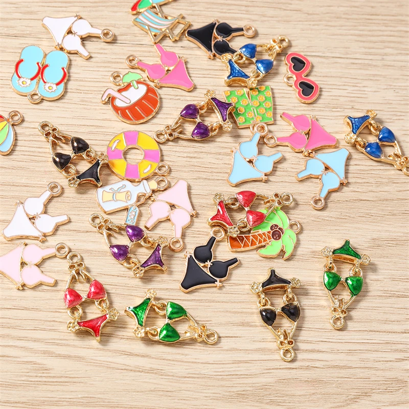 10 Stück Niedliche Emaille-Anhänger mit Sommer-Strand-Motiven (Badeanzug, Bikini, Getränke) für Schmuckherstellung, Halsketten, Ohrringe, DIY-Bastelbedarf – Detail 3