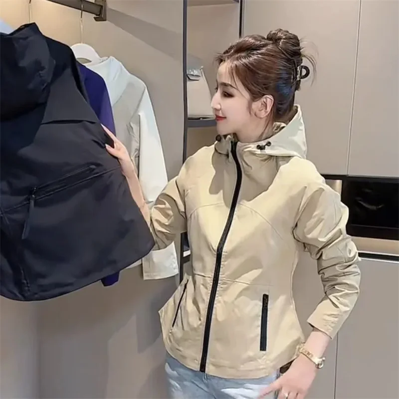 

2026 Spring Autumn New Outdoor Coat Hooded Jacket Casual Jackets Women Fashion Zipper Pocket Windbreaker Outwear Tops Female