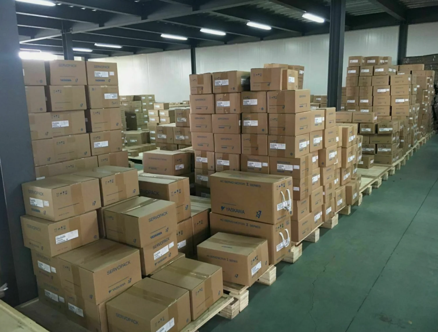 SGMAH-A5AAAYU41 العلامة التجارية الجديدة محرك سيرفو SGMAH A5AAAYU41 ، الشحن السريع