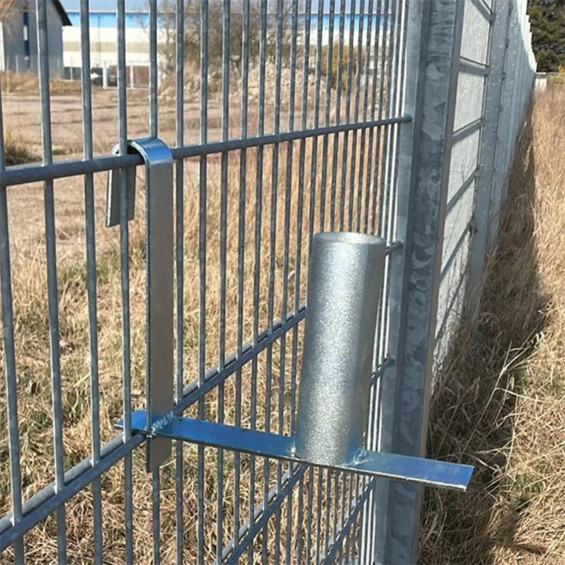Unrolling Aid for PVC Privacy Strips on Single Rod Mat and Grid Fences for Quick and Easy Installation