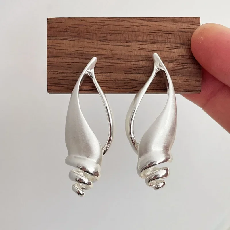 Fashion Jewelry Sweet Korean Temperament Metal Conch Shape Earrings For Women Gifts Simply Design Ear Accessories Hot Sale