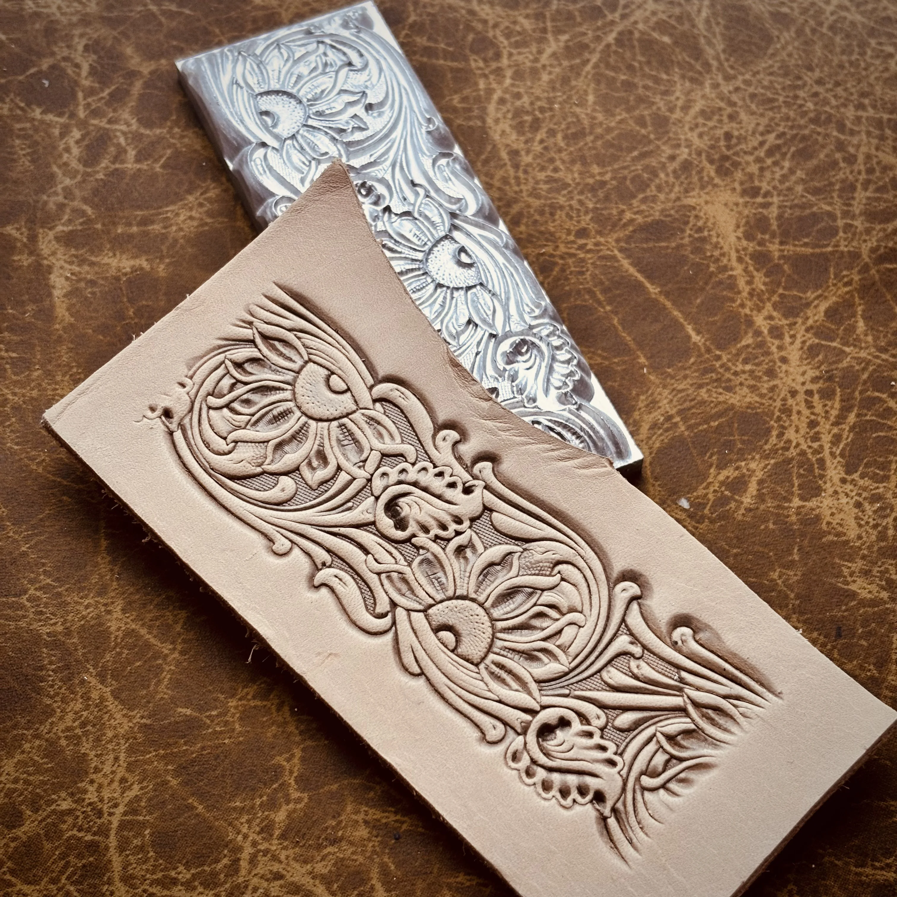 3D Sunflower Pattern Leather Embossing Mold Aluminum Alloy Belt Stamp Heat Stamps Leather Craft Tool Carving Hydraulic Pressing