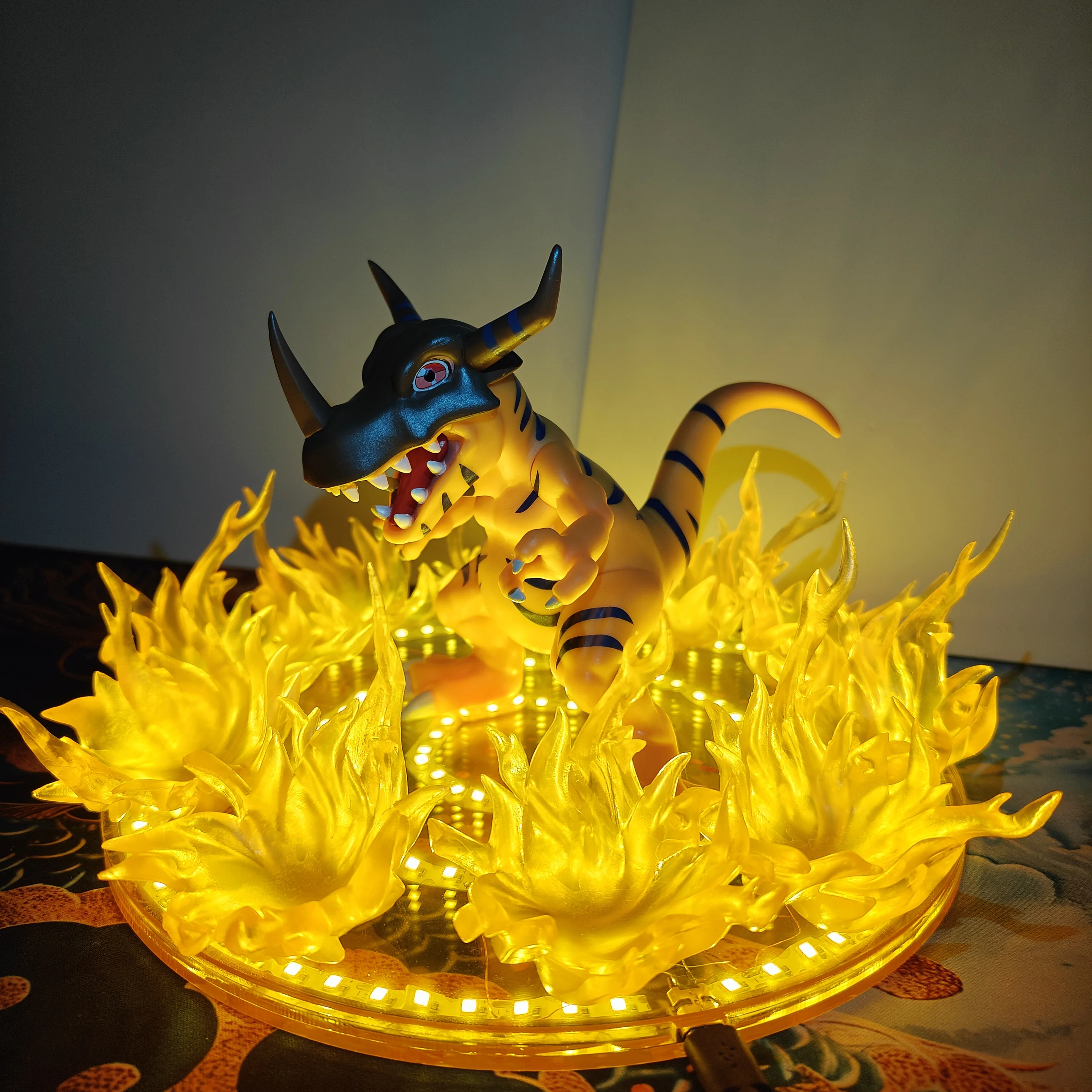

Digimon Anime Greymon DIY Model Figurine Action Figures & Base Lamp & Flame Collection Decoration Toys