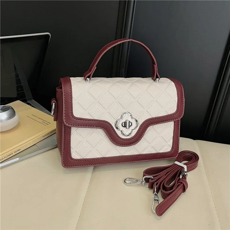 Ladies Tote Bag Made Of Wave-Patterned Leather Boasting High-End Paris Commuter Style​