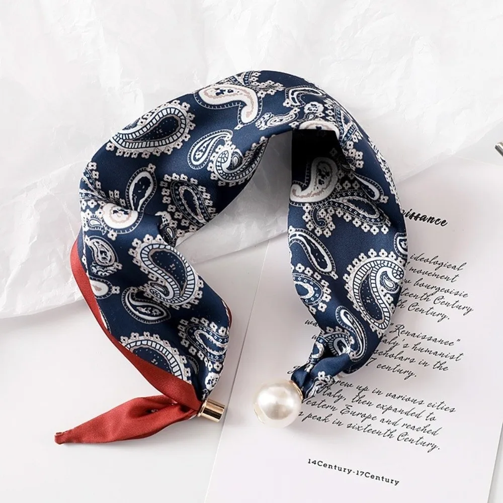 

Fashion Pearl Buckle Silk Scarf Thin Printed Neck Scarf Soft Lightweight Neckerchief Women