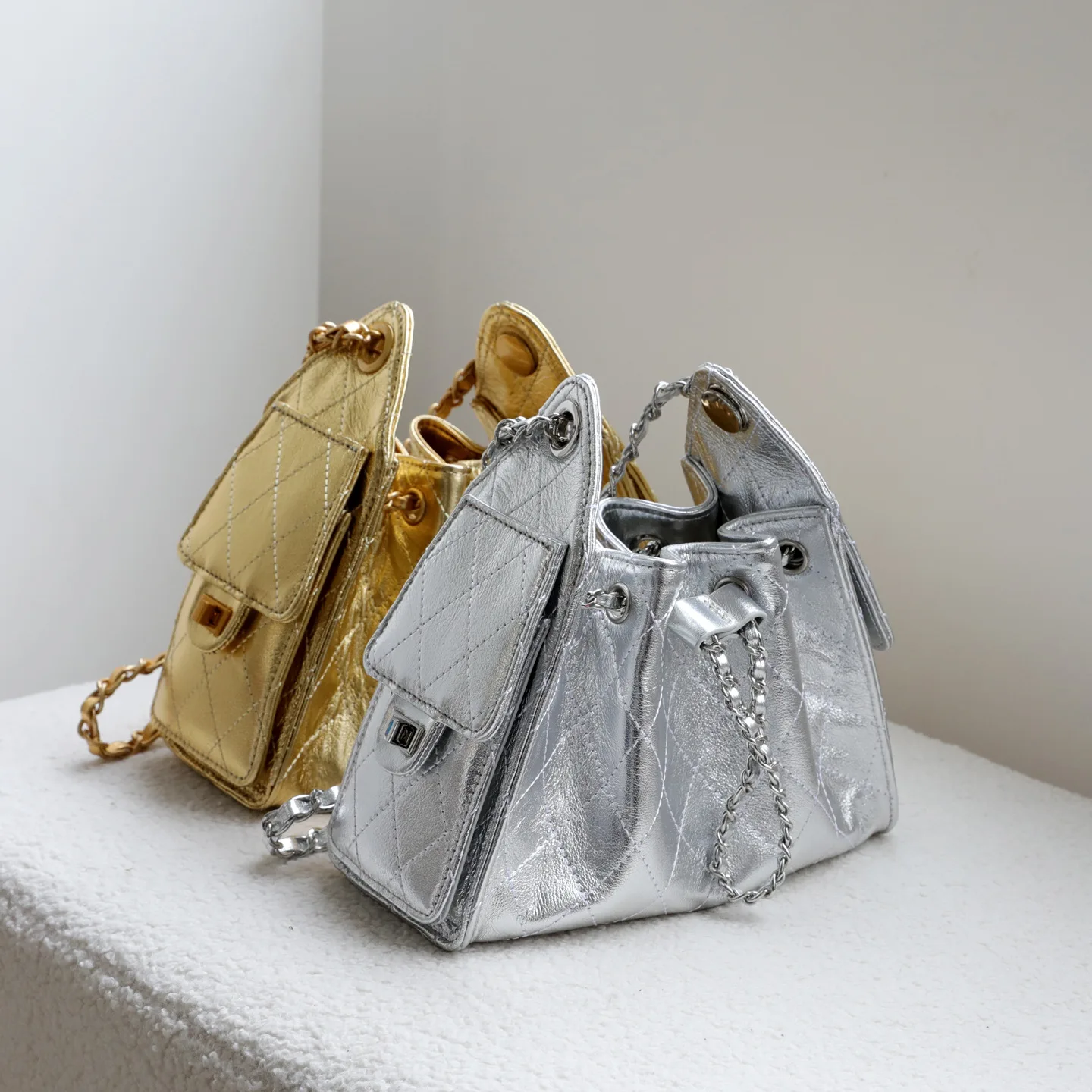 

Новая роскошная женская сумка-хобо 2026 года: золотая сумка через плечо, кожаная сумка с серебряным шнурком для ношения на одном плече