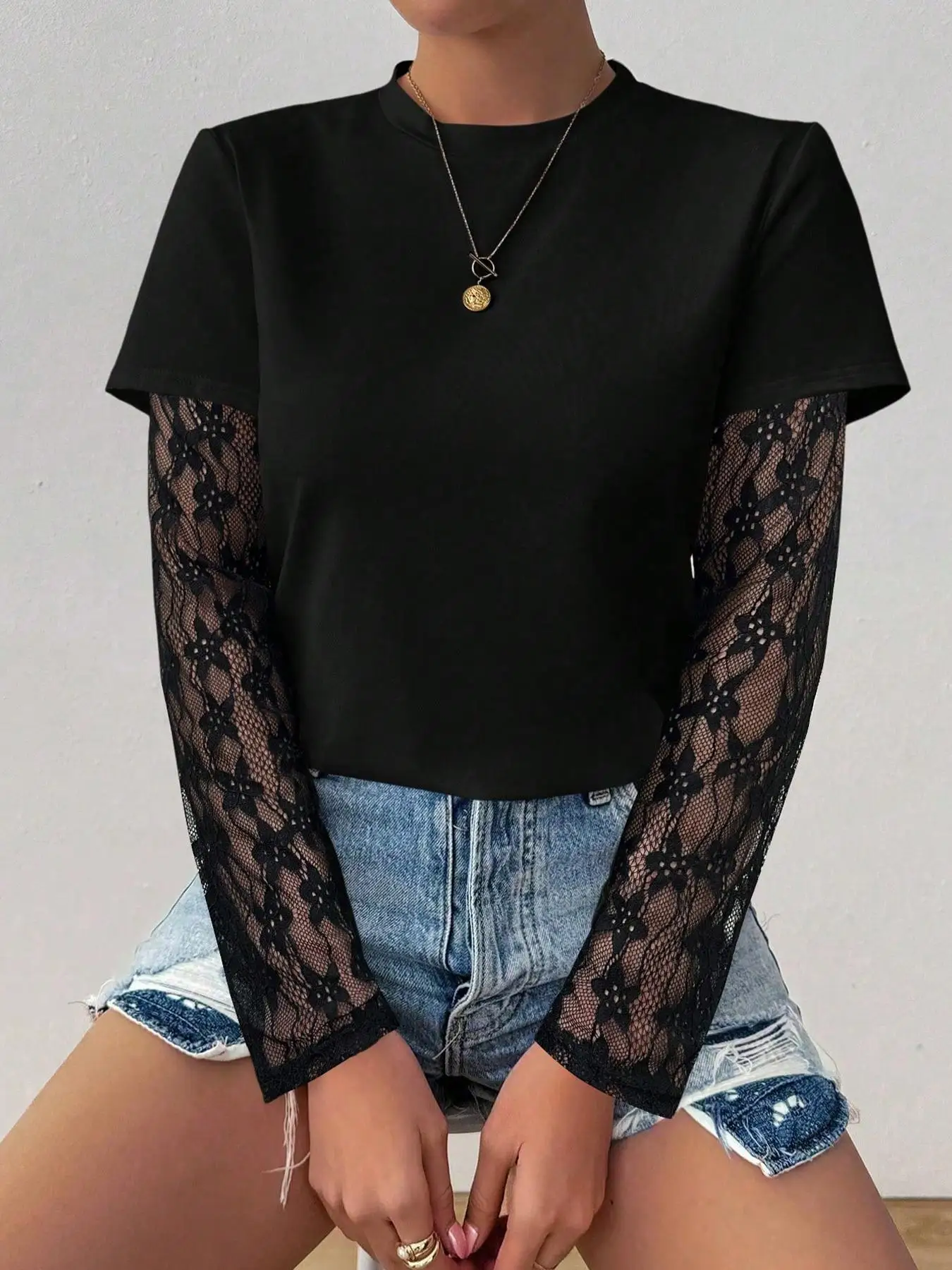 Camiseta de manga larga con cuello redondo de Color liso para mujer con diseño de Panel de encaje transparente Top transpirable de moda para mujer