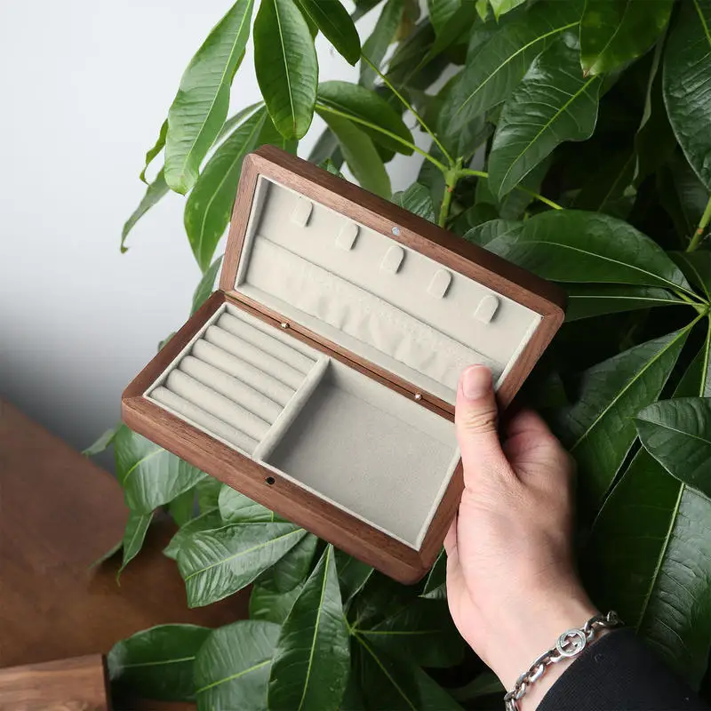 Personalized Walnut Wood Jewelry Box Custom Name Engraved Jewellery Storage Case Velvet Lined Portable Ring Earring Necklace Bra