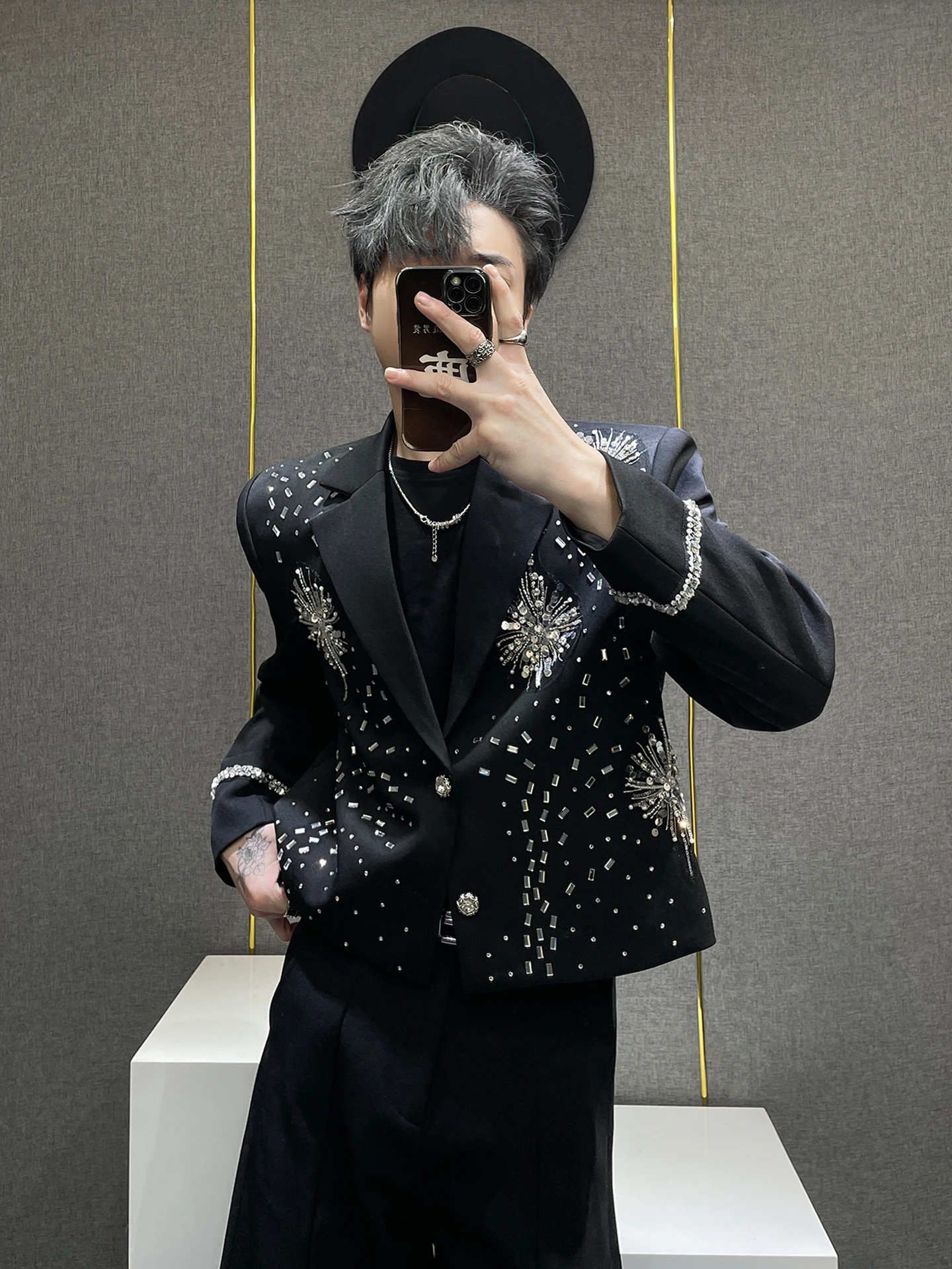 

Heavy Embroidery Bla ort Men's Suit Jaet Faion Urban Sle Casual Long Sve Pure Color Autumn Season Faion Sensation