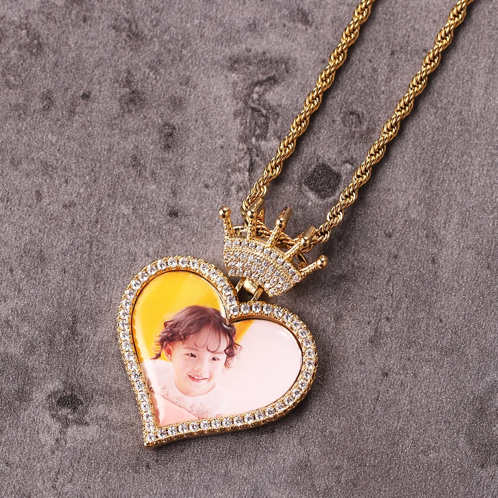 

Personalized Customized Love Shape Crown Pendant Necklace Memory Photos Of Men And Women Lovers Exquisite Jewelry.