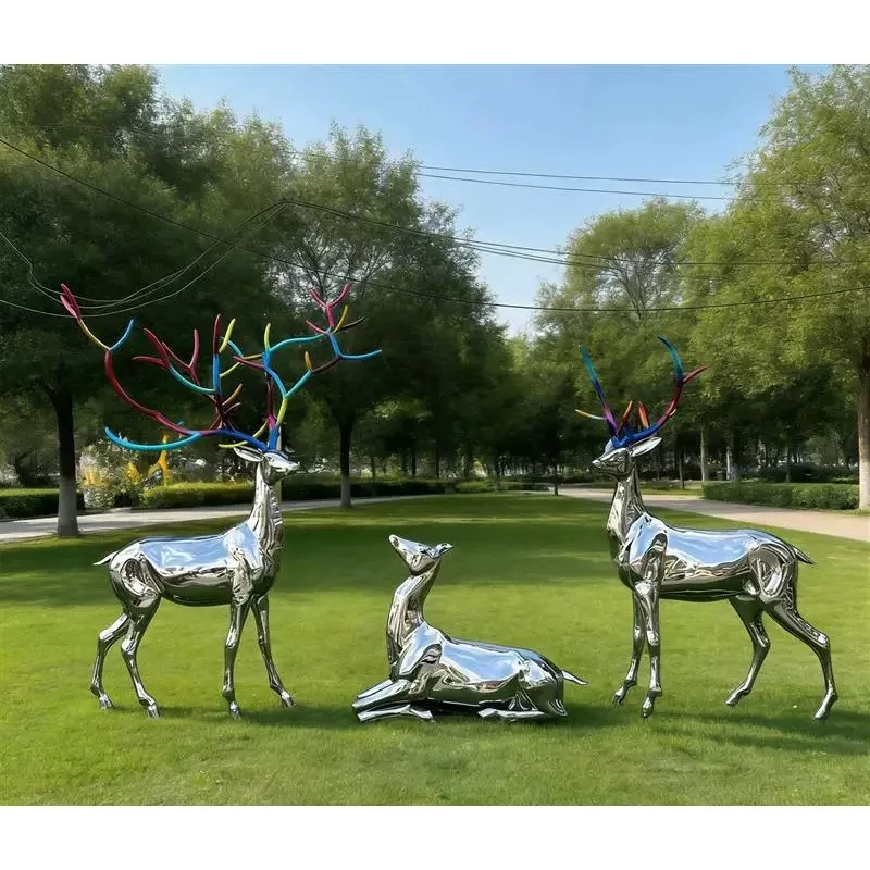 Stainless steel deer sculpture mirror belongs to simulated child and mother sika deer outdoor garden landscape
