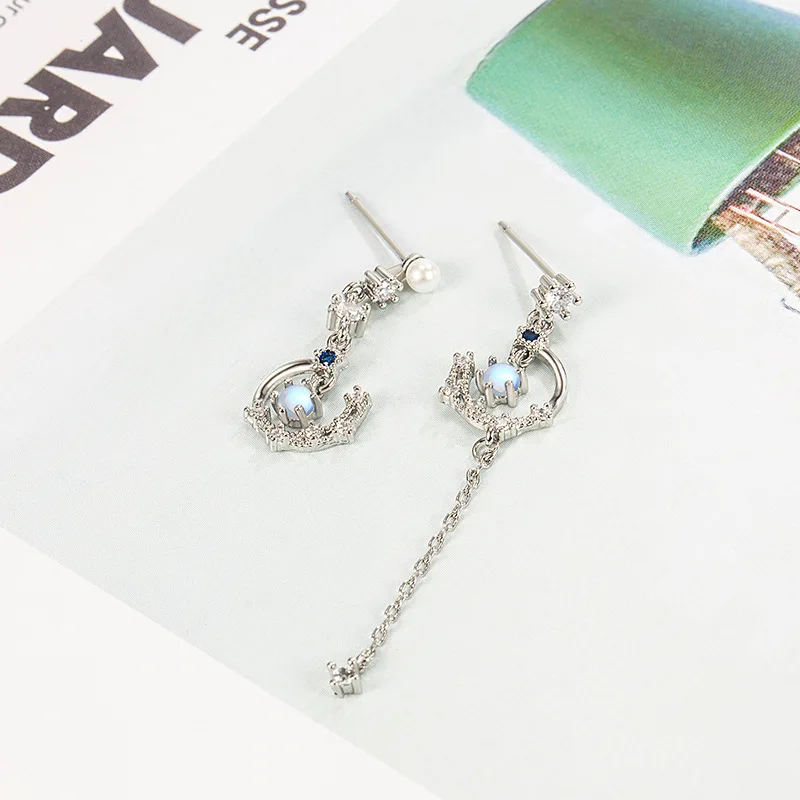 New Exquisite Zircon Moon Butterfly Tassel Earrings for Women Korean Fashion Star Planet Asymmetric Earrings Girls Party Jewelry