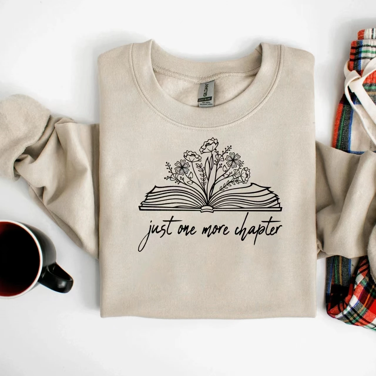 Just One More Chapter Slogan Women Sweatshirt Simple Flowers and Book Print Female Clothes New Trend Librarian Lover Girl Tee