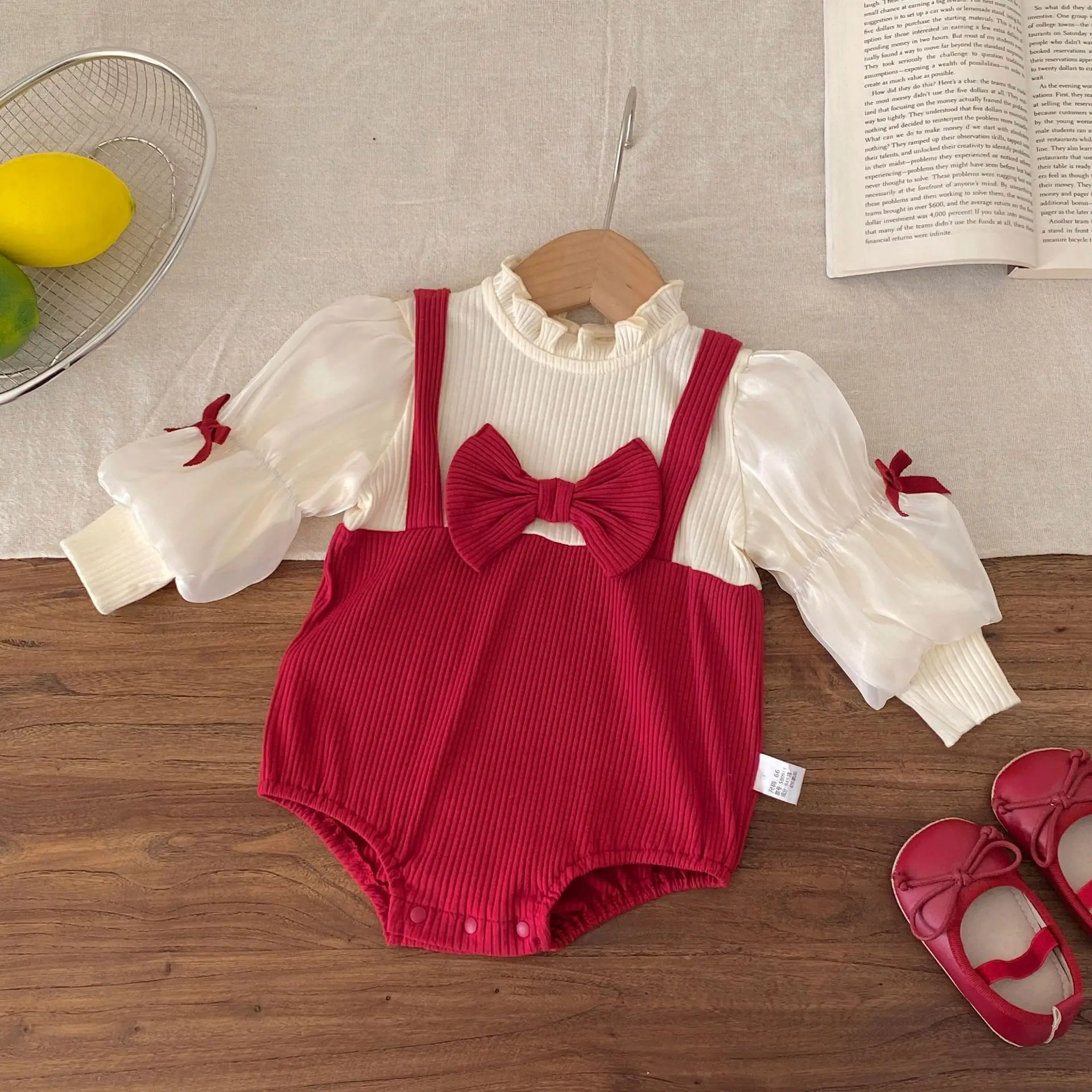 

Spring New Baby Clothes Sweet Red Bow Female Baby Clothes Newborn Ocean Full Moon Jumpsuit