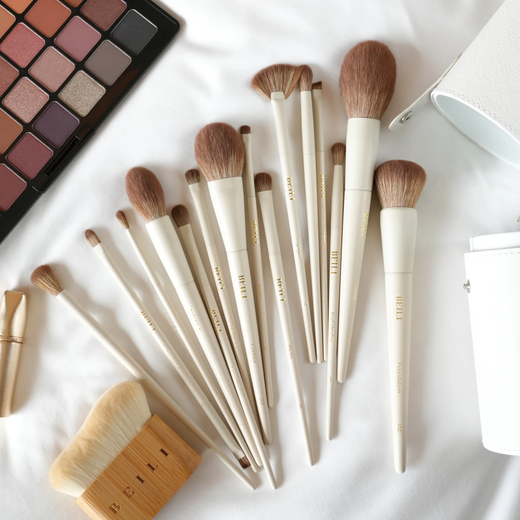 BEILI 15 szt. Beżowe, wysokiej jakości syntetyczne pędzle do makijażu, zestaw do podkładu, korektora, cieni do powiek, eyelinera, różu, blendowania i rozświetlania.