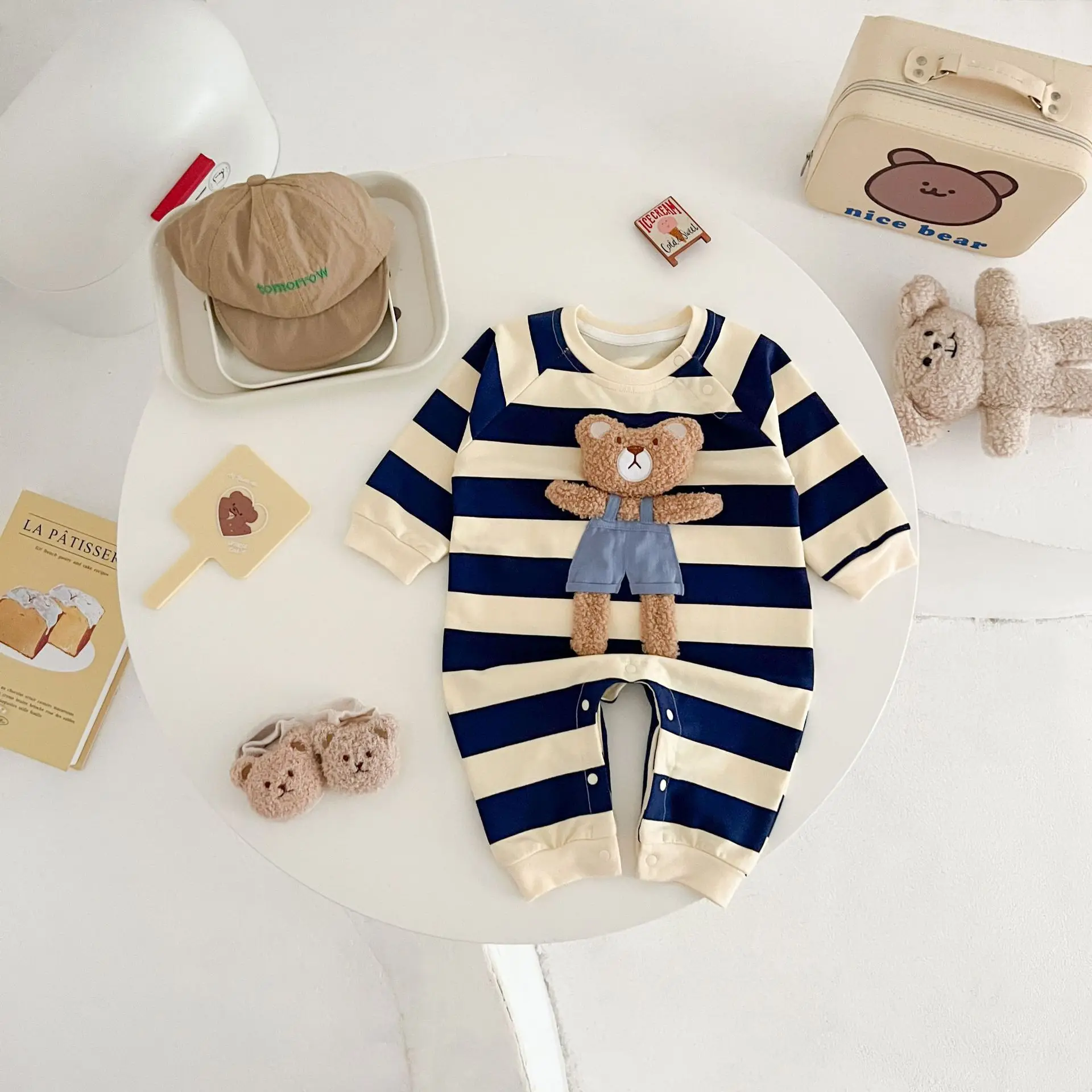 2024 New Autumn Romper for newborn Bear doll Applique Stripe Print Long Sleeve Romper Unisex Baby Outfit