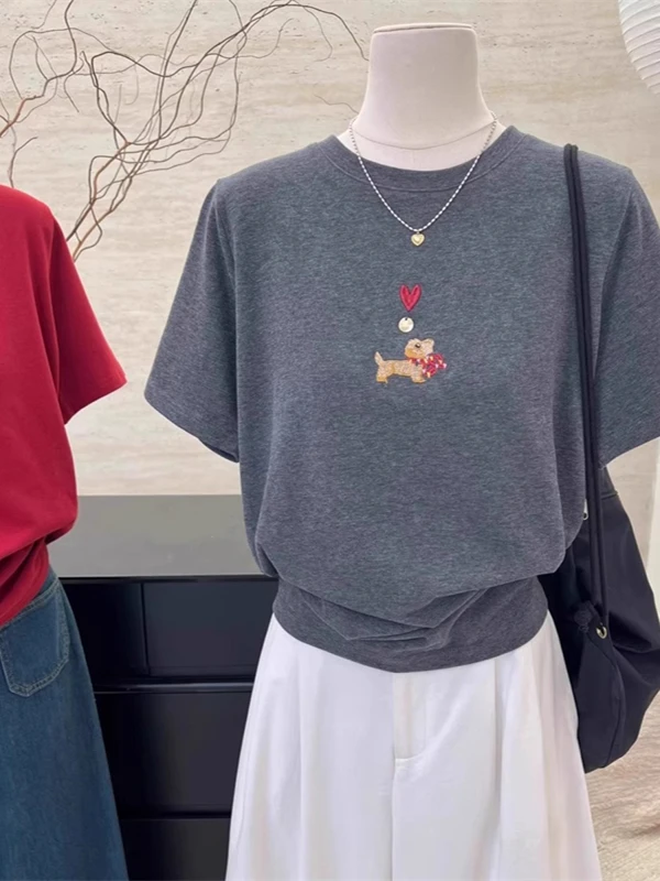 

Милая женская футболка с короткими рукавами и вышитым сердечком в корейском стиле, универсальный летний модный повседневный топ