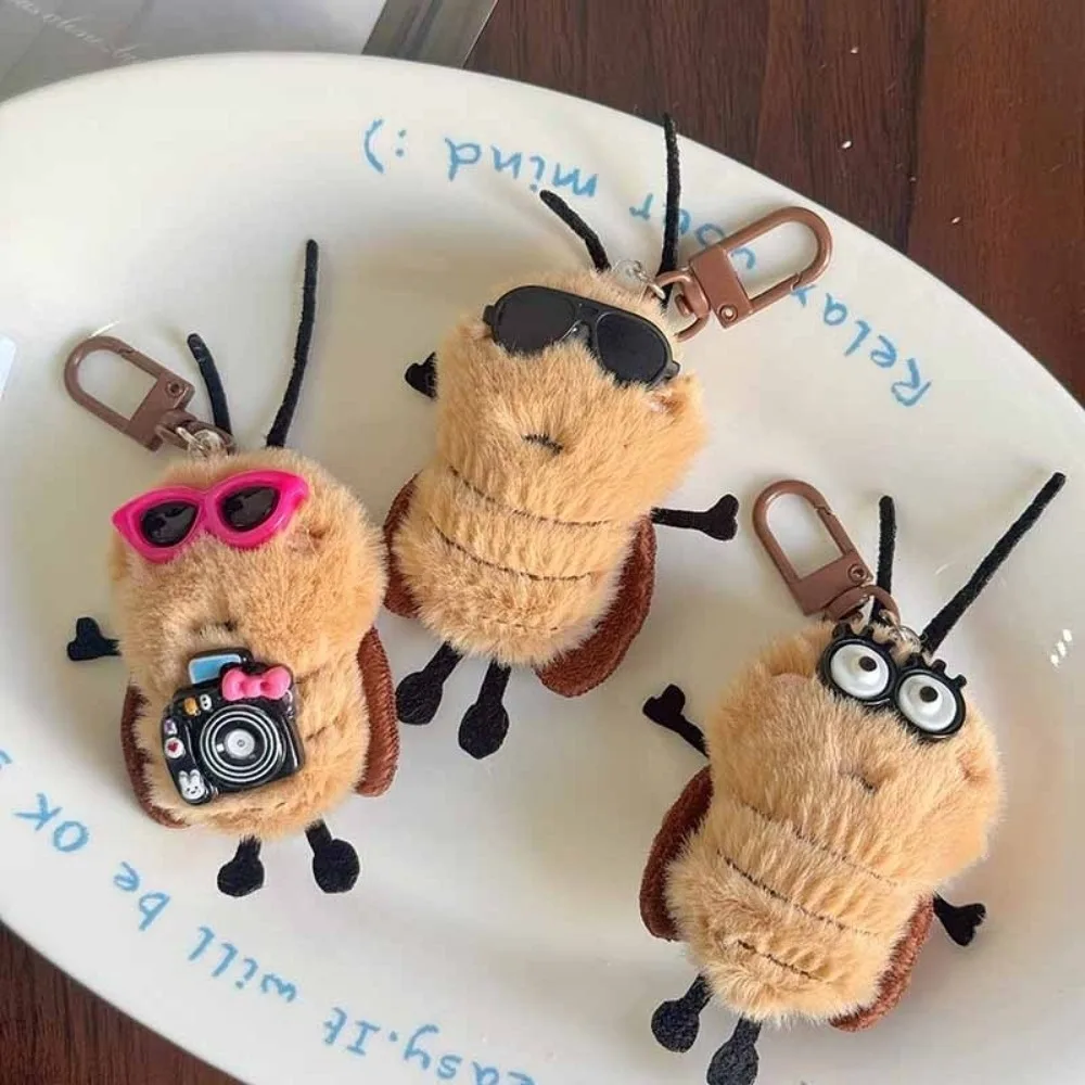 Cute Bag Hanging Cockroach Keychain Creative Mini Plush Cockroach Pendant Ornaments Funny Car Key Ring Gifts