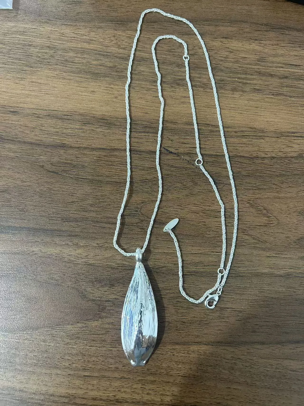 2025 Fashion Classic European and American Minimalist Double sided Leaf Pendant Necklace High end Exquisite Design Fashion Party