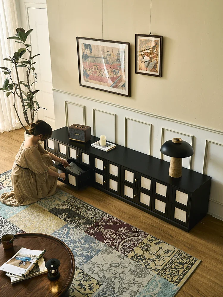 شقة صغيرة على طراز نانيانغ، خزانة منزلية صوتية وبصرية، خزانة منخفضة للأرضيات الخشبية الصلبة