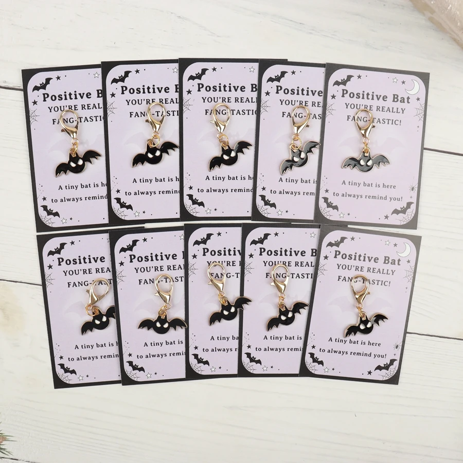 6 magische vleermuissleutelhangers met positieve wenskaarten met vleermuismotief, Halloween-cadeaulabels, rugzakdecoraties, feestartikelen voor de feestdagen.