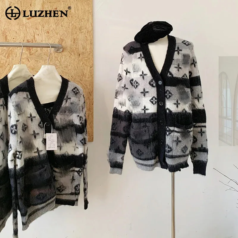 LUZHEN 2024 New Fashion Knitted Cardigan V Neck Long Sleeve Winter Elegant High Quality Sweater Loose Trendy Casual Tops AA2383