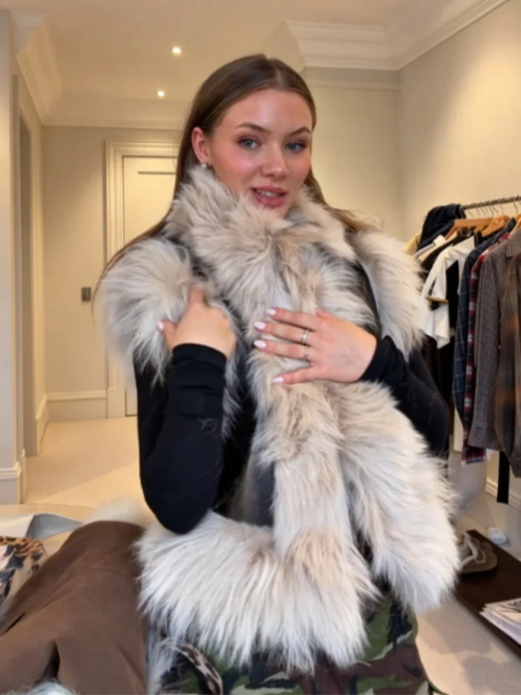 Elegant Women Faux Fur Trim Sleeveless Waistcoat, Shaggy Faux Fur Collar Faux Leather Vest Winter Warm Club Street Fashion Gilet