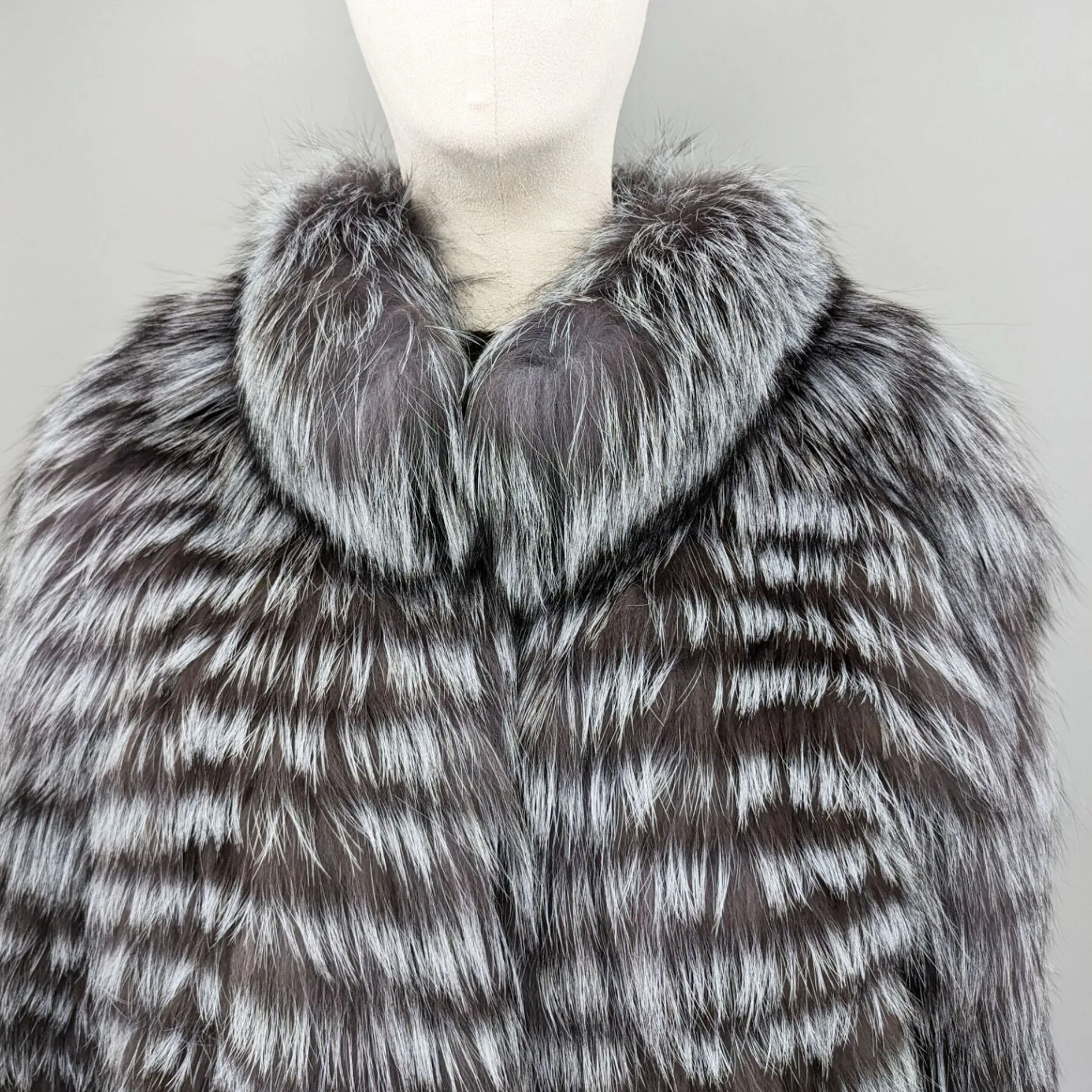 Lady Striped Real Silver Fox Fur Coat Short Jacket Spring Autumn Luxury Elegant Big Size Clothes Luxurious With Fur Collar 2107