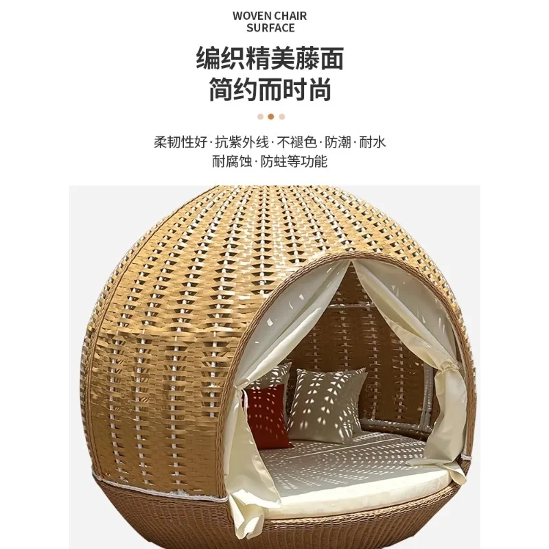 Freizeitbett im Freien, rundes Rattanbett im Balkon im Freien