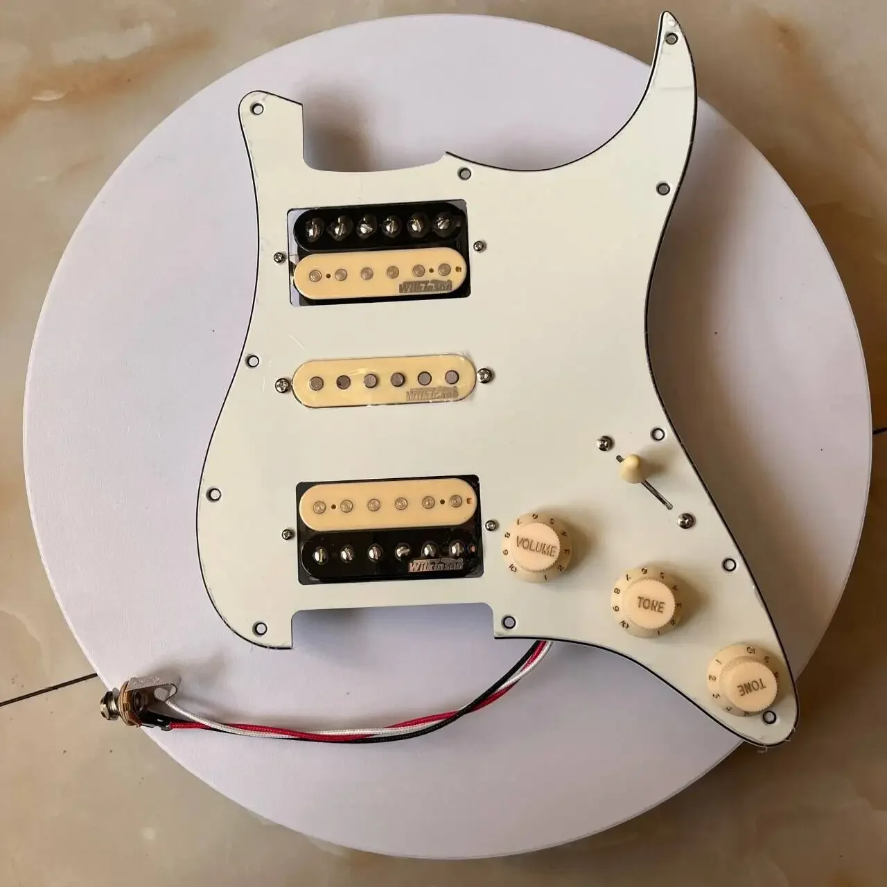 

HSH Prewired Vintage White Pickguard Multifunction Set loaded Zebra Wilkinson Alnico 5 Pickup Replacement Guitar Accessories