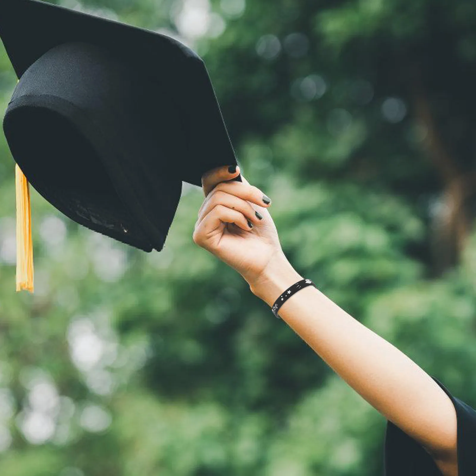 

50Pcs Class of 2024 Graduation Wristbands Silicone Bracelets Safe Wear-Resistant Party Supplies for Students Silicone Wristband