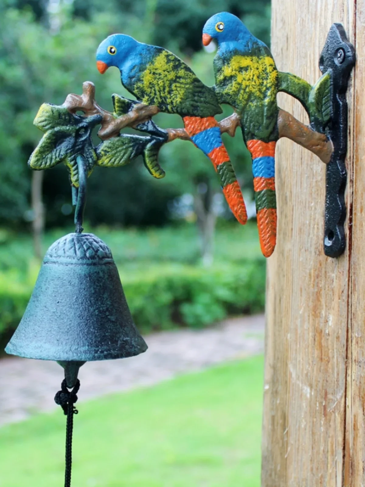 

Ancient cast iron art doorbell bird parrot garden courtyard welcome bell wall bell hand-cranked door bell.