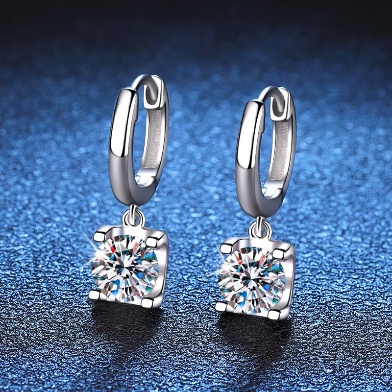 D color moissanite earrings, light luxury earrings, simple and versatile earrings, moissanite earrings, platinum PT950 mark