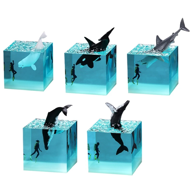 C- Humpback Whale Diver Cube Ornament Resin Whale Home Birthday Gift Ornament Marine Resin Decoration