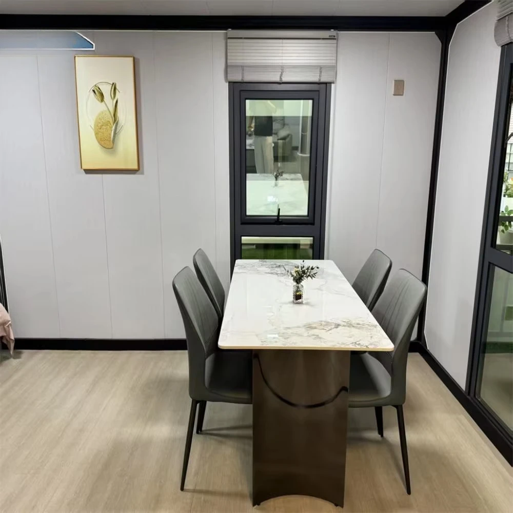 40ft Expandable Container House Prefab Waterproof Sturdy Mobile Foldable Hotel Room Expandable Container House with 2-5 Bedrooms