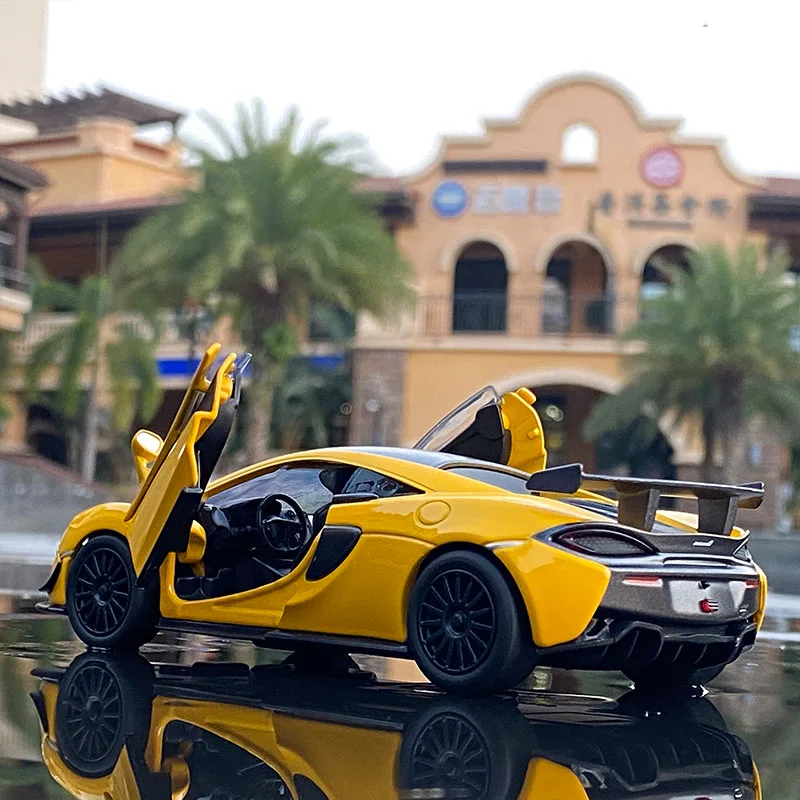 1:32 McLaren 570S Alloy Sports Car Model Diecasts Metal Toy Vehicles Car Model Simulation Sound Light Collection Toys Gift