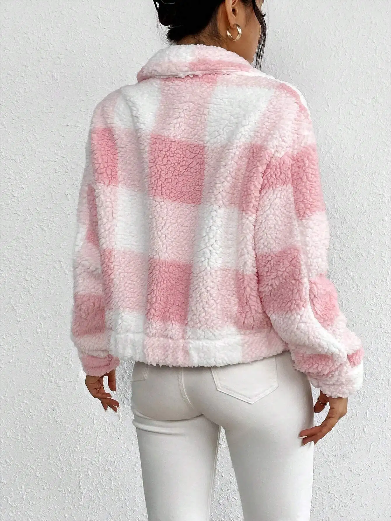 Różowo-biała kurtka z imitacji futra w kratę dla kobiet, ciepły krótki płaszczyk z kieszeniami z przodu i guzikami, styl jesienno-zimowy