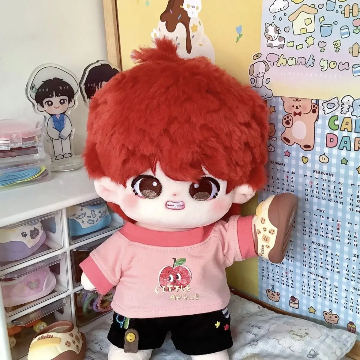 Peluche de 20cm pour beau garçon Kim Tae-hyung, poupée de Cosplay, jouets pour Collection de fans ou enfants amis, cadeau d'anniversaire parfait