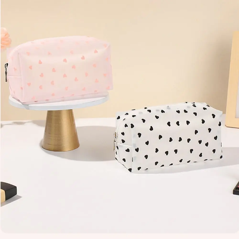 

Fashion Large Capacity Heart Makeup Bag Ins Flocking Travel Toiletry Bag Niche Zipper Wash Bag Women