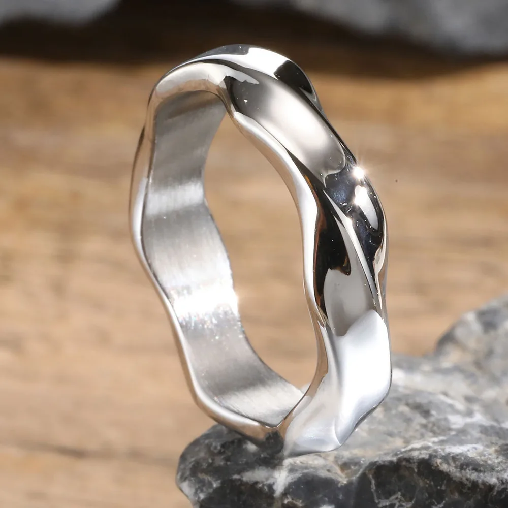 Vnox 2025, neuer Mobius-Ring für Männer und Jungen, oxidiertes, gedrehtes Edelstahl-Fingerband, Retro-Endless-Love-Jubiläumsgeschenk für ihn