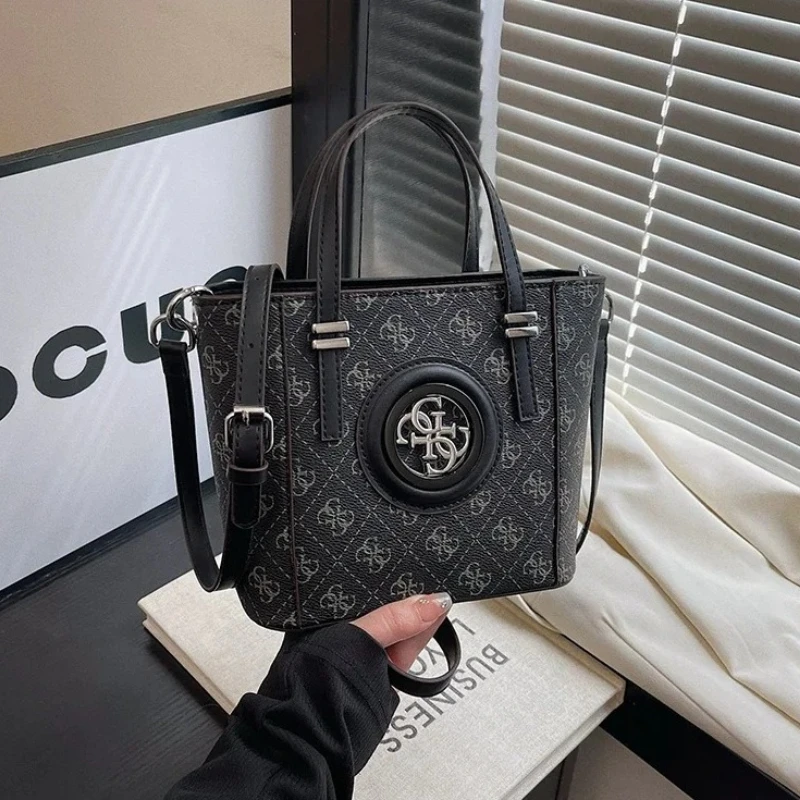 

Winter Hot Sale Stylish Minimalist Leather Designer Crossbody Bag Women's Vintage Letter Logo Large Capacity Luxury Commuter Bag