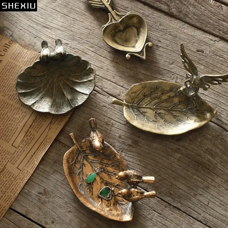 

Creative Retro Leaf Trays Decorative Dressing Table Jewelry Earrings Cosmetic Containers Metal Storage Trays Vintage Home Decor