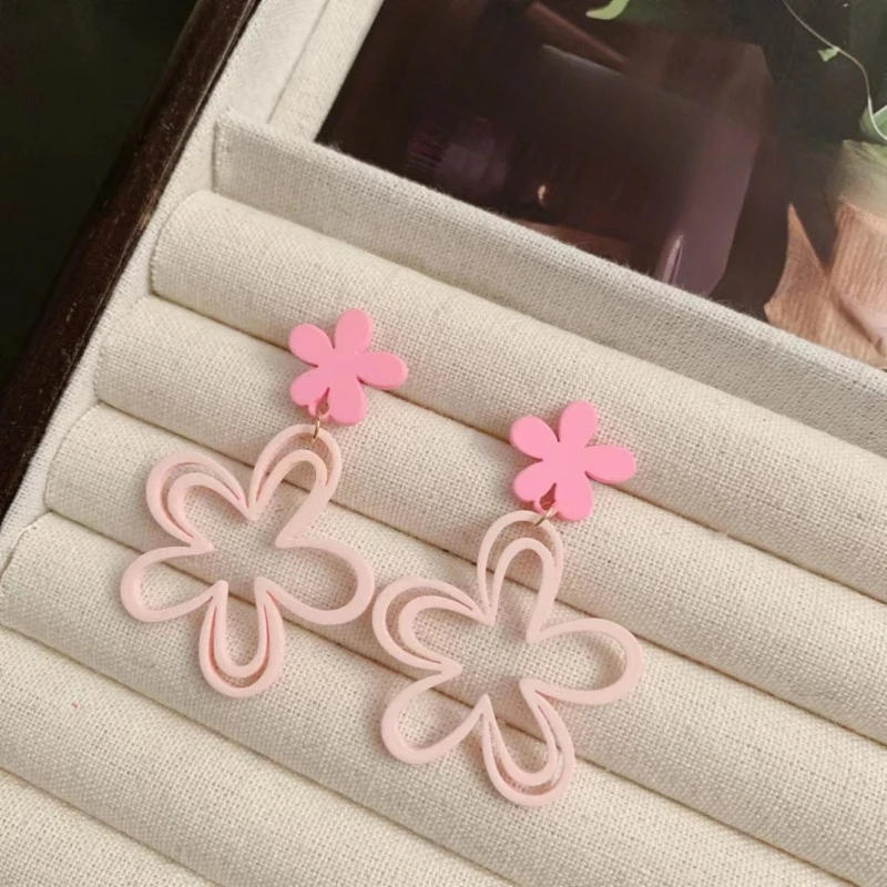 S925 Silver Needle Barbie Powder Hollow Flowers Stud Heart Cute Sweet New Niche Design Luxury Acrylic Earrings for Women Jewelry