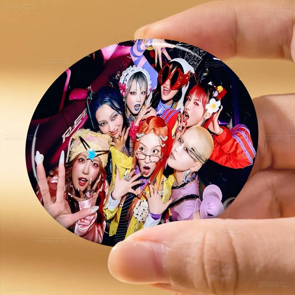 Kpop XG Group 32/44/58 مللي متر دبابيس كرتونية مستديرة دبابيس يدوية لحقيبة الظهر مجوهرات اكسسوارات هدايا شارة إبداعية