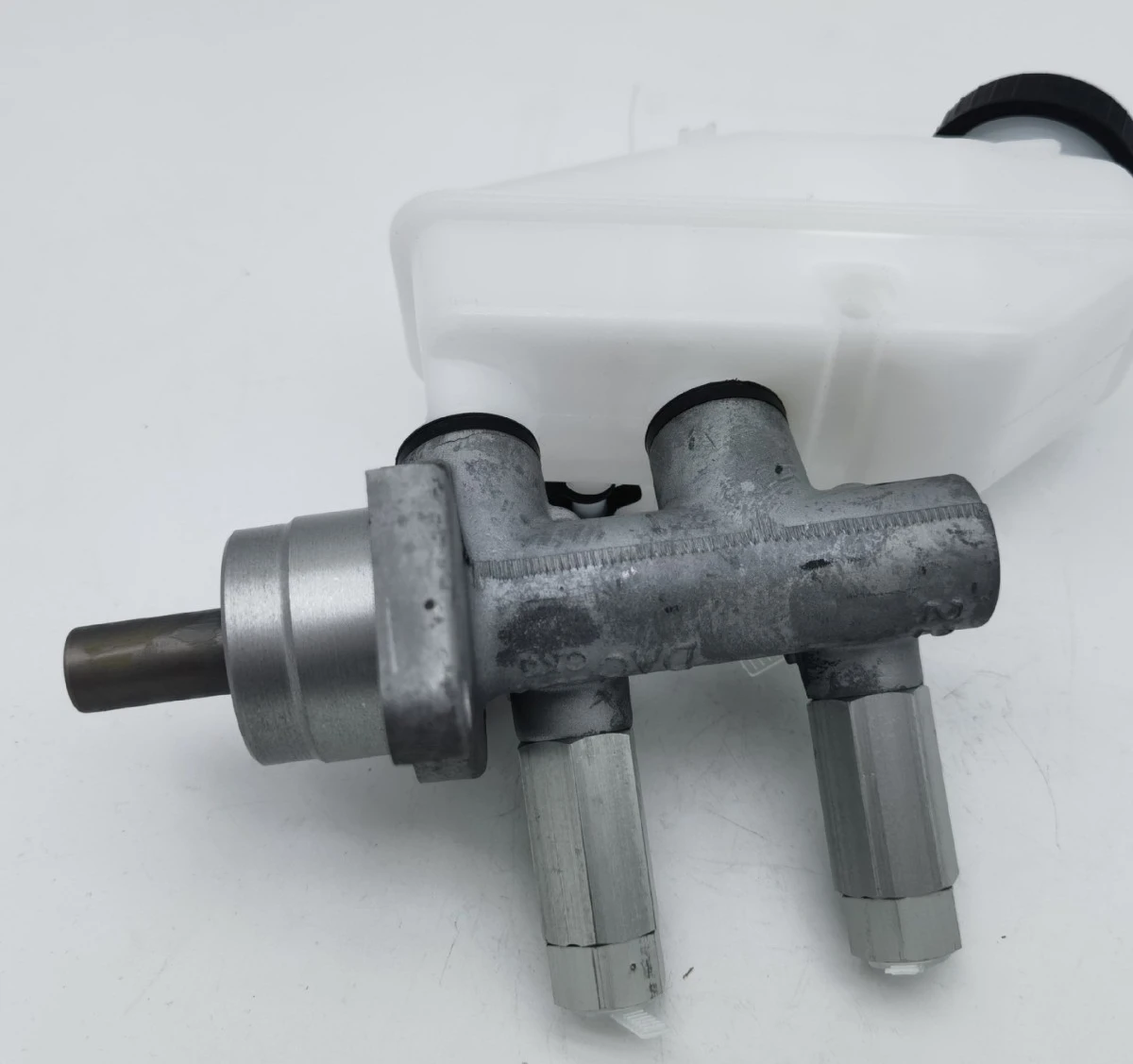 pieces-automobiles-pompe-de-frein-96534609-96534619-96534602