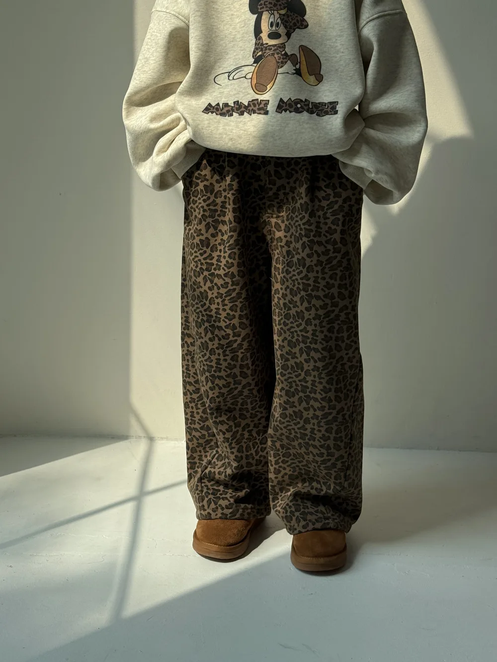 

Детские брюки, осень-зима 2025 г., корейские бархатные широкие брюки с леопардовым принтом для девочек, утепленные теплые повседневные брюки для малышей