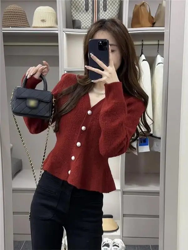 Graceful V-neck Inner wear Base Knit Women Spring and Autumn New Pearl Buckle Fishtail Waist Hugging Short Red Sweater